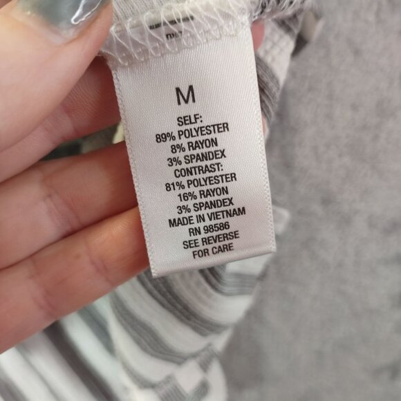 Roz & Ali Womens Sleeveless Tunic Top M White‎ Gray Striped Pintuck Peplum Hem - Picture 3 of 10